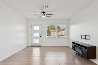 3459 E Presidio Rd in Phoenix, AZ - Building Photo - Building Photo