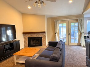 9410 Aizenberg Cir in Elk Grove, CA - Building Photo - Building Photo