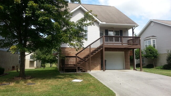 property at 821 Plantation Dr