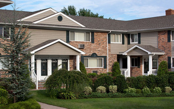 Fairfield At Babylon Village in Babylon, NY - Building Photo - Interior Photo