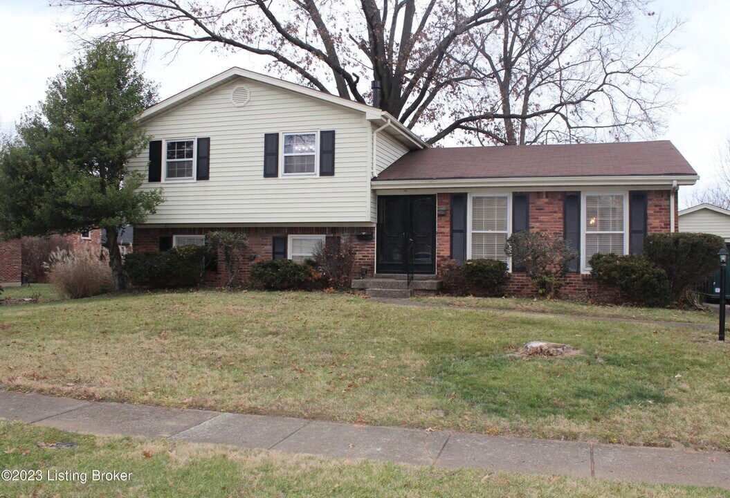 4603 Stormon Ct in Louisville, KY - Building Photo