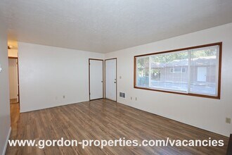 10812 SE Green Vista Dr in Portland, OR - Building Photo - Building Photo