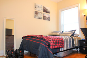 118 Holland St, Unit 2R in Somerville, MA - Building Photo - Building Photo