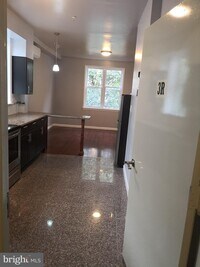 631 N 11th St - 10