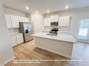 6642 Corryton St in Flowery Branch, GA - Building Photo - Building Photo