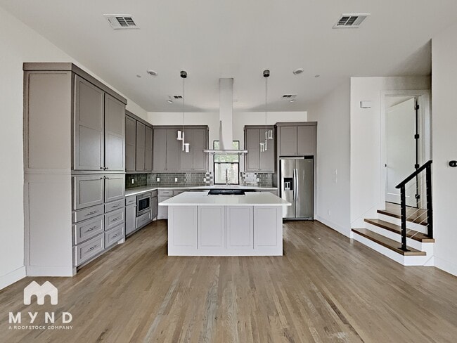 4515 Cabell Dr in Dallas, TX - Foto de edificio - Building Photo