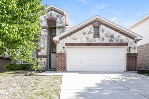 10105 Cougar Tr in Fort Worth, TX - Building Photo