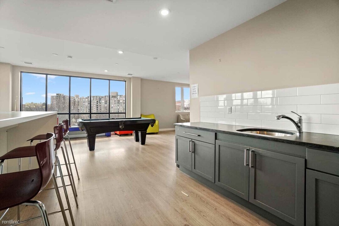 35 S Huntington Ave-Unit -Unit 308 in Boston, MA - Building Photo