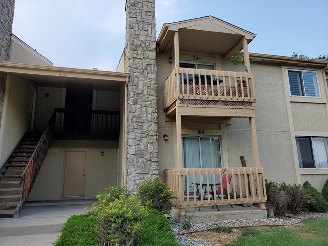 842 Tenderfoot Hill Rd