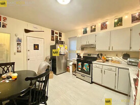 165 Hillside St, Unit 1 in Boston, MA - Building Photo - Building Photo