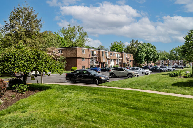 River Run Condominiums in Northampton, MA - Building Photo - Building Photo