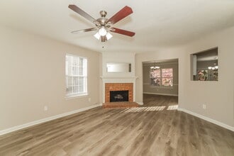 1052 Winterglen Way in Austell, GA - Building Photo - Building Photo