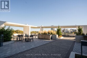 38 Water Walk Dr in Markham, ON - Building Photo - Building Photo