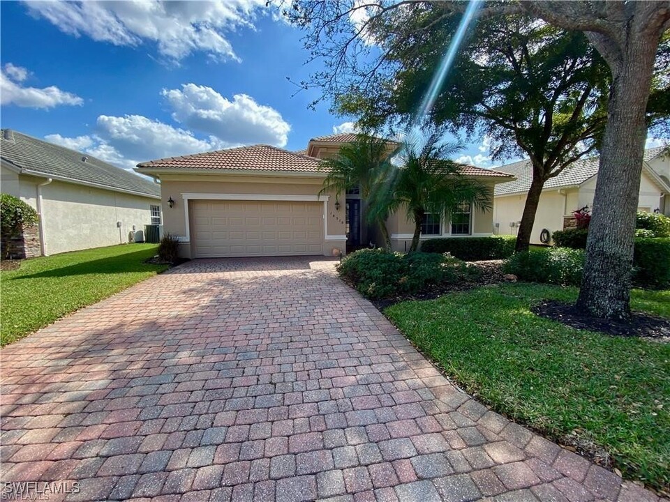 14519 Speranza Way in Bonita Springs, FL - Foto de edificio