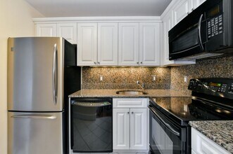 28 Exeter at Newbury in Boston, MA - Foto de edificio - Building Photo