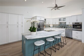 339 4th Ave N in Naples, FL - Building Photo - Building Photo