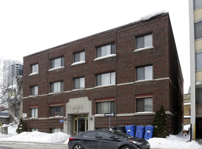 Kertstone Court in Ottawa, ON - Building Photo - Building Photo