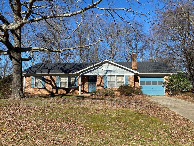 4 Oak Glen Dr in Greenville, SC - Building Photo