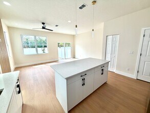 3614 Temple St in Tampa, FL - Foto de edificio - Building Photo