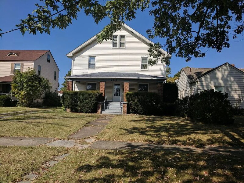 2533 E 31st St in Lorain, OH - Building Photo