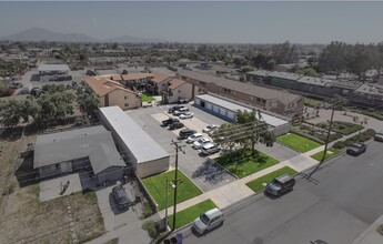 16405 Valencia Ave in Fontana, CA - Building Photo - Building Photo