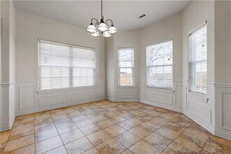 302 NE M St in Bentonville, AR - Foto de edificio - Building Photo
