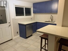 103 Macaulay St E in Hamilton, ON - Building Photo - Building Photo