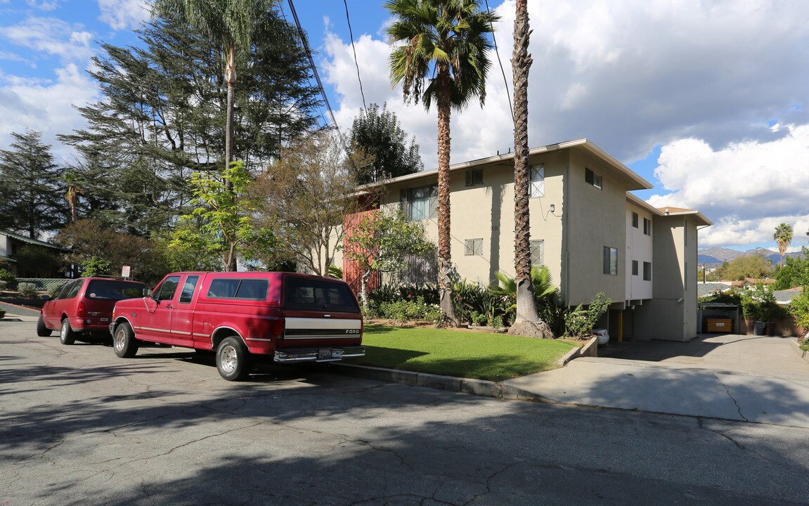 1355 Hilda Ave in Glendale, CA - Building Photo