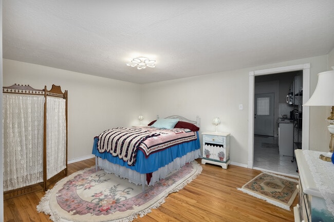 property at 411 W 9th St