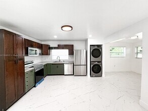 1064 NW 29th Terrace in Miami, FL - Building Photo - Building Photo