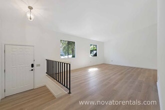 32 Spinosa Way in Novato, CA - Building Photo - Building Photo