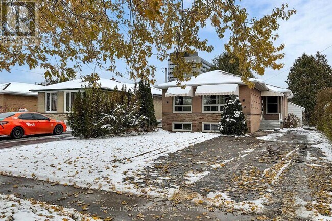 125 Wayne Ave in Toronto, ON - Building Photo - Building Photo