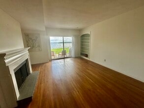 4480 Post Rd, Unit 4 in East Greenwich, RI - Building Photo - Building Photo