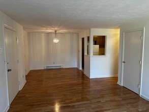 1325 Worcester Rd in Framingham, MA - Building Photo - Building Photo