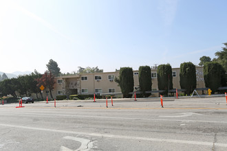 Four Sons in Thousand Oaks, CA - Building Photo - Building Photo