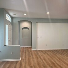 42 Coburn Dr E in Bluffton, SC - Foto de edificio - Building Photo