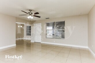 7560 Venetian St in Miramar, FL - Building Photo - Building Photo