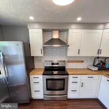 7807 Edmunds Way in Elkridge, MD - Building Photo - Building Photo