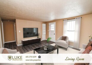 226 N Lake Ave in Sioux Falls, SD - Building Photo - Building Photo