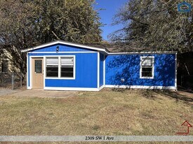 2309 SW I Ave in Lawton, OK - Building Photo