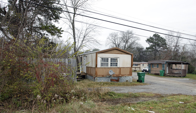 7628 Clinton Hwy in Powell, TN - Building Photo - Building Photo