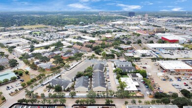 6500 Sands Point Dr in Houston, TX - Building Photo - Building Photo