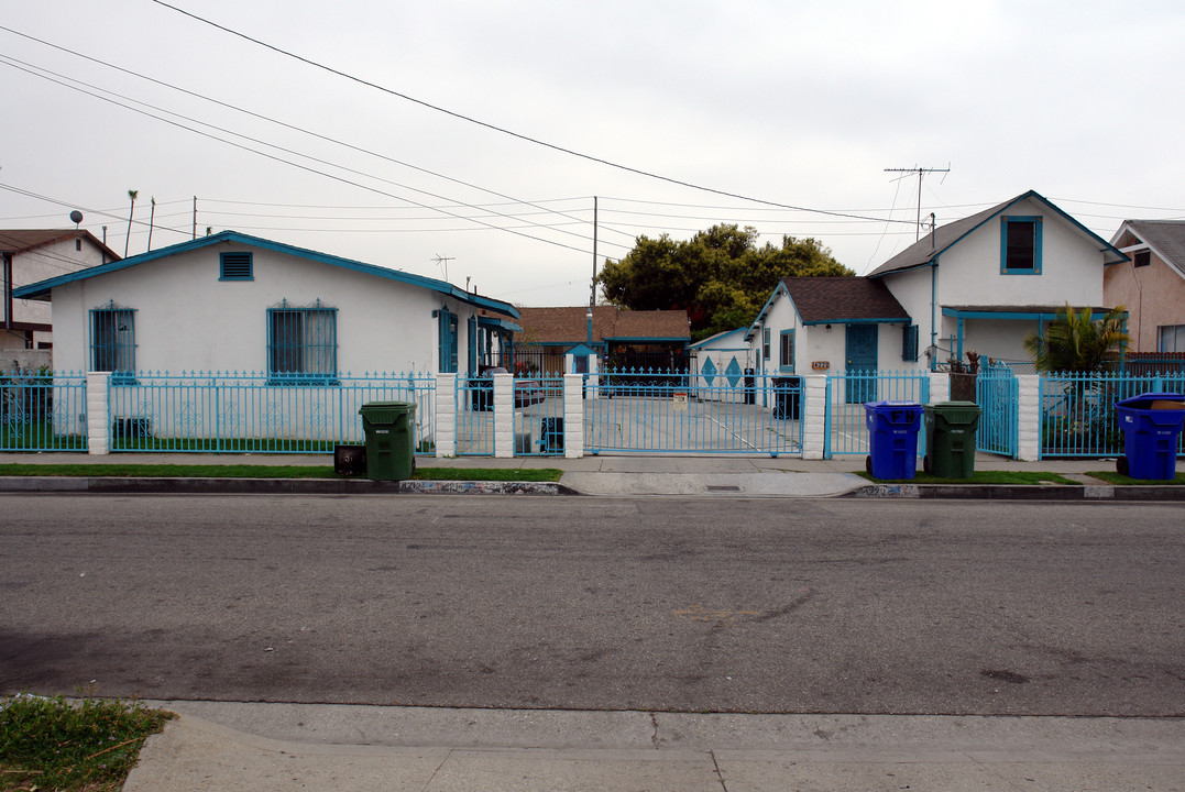 4212-4220 W 102nd St in Inglewood, CA - Building Photo