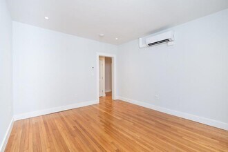 15A Forest St, Unit 22A in Cambridge, MA - Foto de edificio - Building Photo
