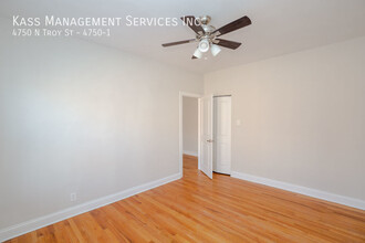 4750 N Troy St in Chicago, IL - Building Photo - Building Photo