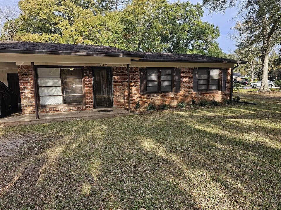 4242 Marmora Dr in Mobile, AL - Building Photo