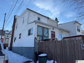 301 Penn St in Tamaqua, PA - Building Photo - Building Photo