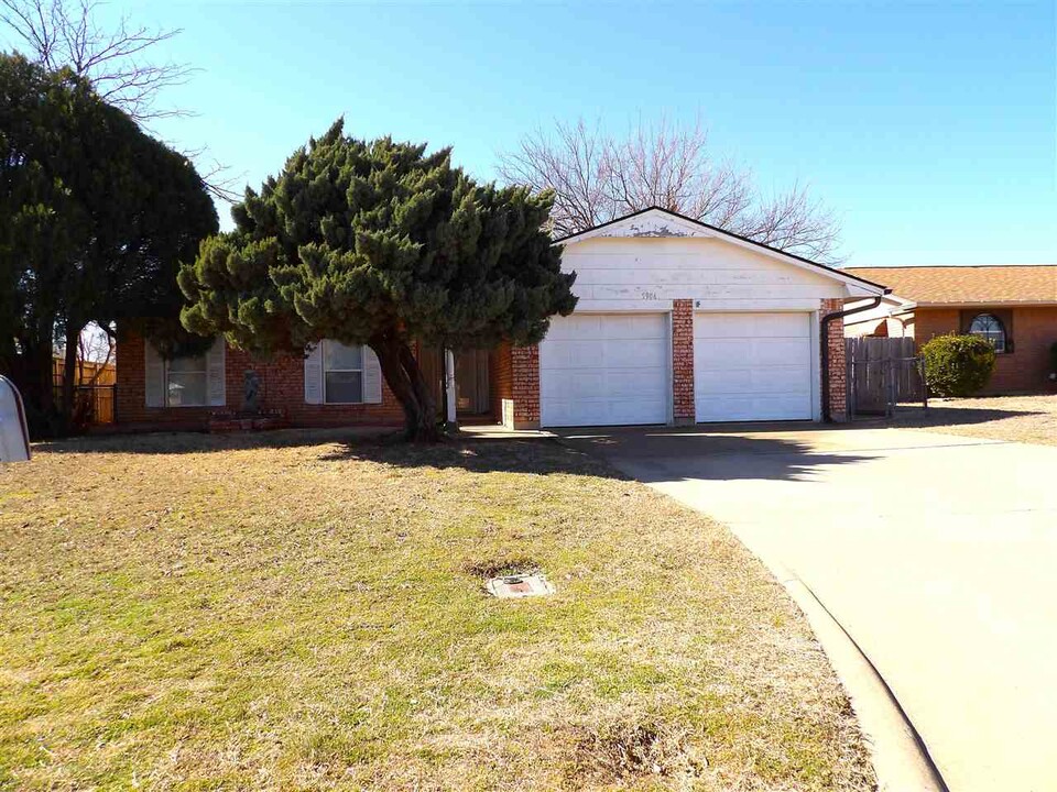 5906 Briarwood Dr NW in Lawton, OK - Building Photo