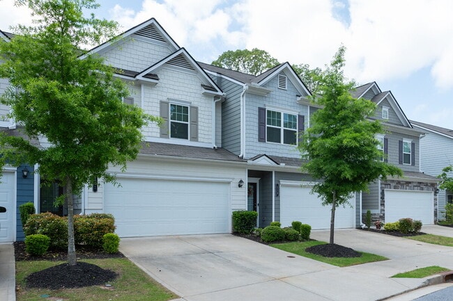 111 Grant Dr in Canton, GA - Foto de edificio - Building Photo