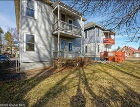 20 S Dove St, Unit 1 in Albany, NY - Foto de edificio - Building Photo